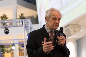 Встречи в «Гостиной под абажуром». Коллекционер музыкальных пластинок Борис Кошелев