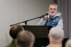 Выставка «Выбрал дорогу — не сворачивай!»: лекция куратора Музея наивного искусства Андрея Бобрихина