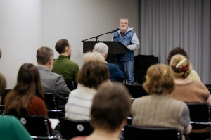 Выставка «Выбрал дорогу — не сворачивай!»: лекция куратора Музея наивного искусства Андрея Бобрихина