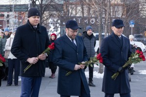 Возложение цветов к стеле Бориса Ельцина 1 февраля 2023 года