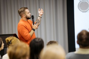 Как человек берёт технологии у природы. Лекция Ильи Гомыранова