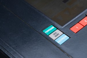 Демонтаж витрины с «ядерным чемоданчиком»