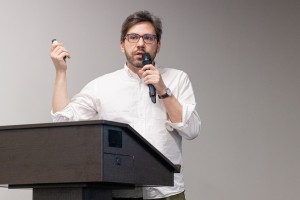 Василий Степанов. Лекция «1990-е: из кинозала в видеосалон. Кто уменьшил экран?»