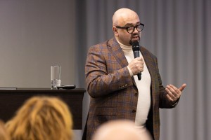 Лекция Камиля Бахтиярова «Женщина в большом городе»