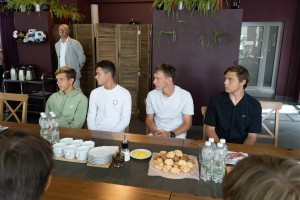 Вручение сертификатов о стипендиях лучшим молодым теннисистам России