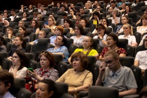 «Мозги, да и только»: лекция нейробиолога, профессора Сколковского института науки и технологий Филиппа Хайтовича