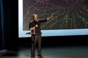 «Мозги, да и только»: лекция нейробиолога, профессора Сколковского института науки и технологий Филиппа Хайтовича