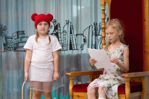 Выпускной спектакль: котики, Красная Шапочка и Чёрное пятно