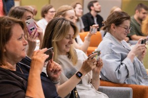 Выпускной спектакль: котики, Красная Шапочка и Чёрное пятно