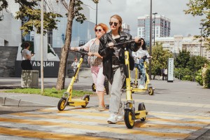 «Из слободы в Cити» на электросамокатах
