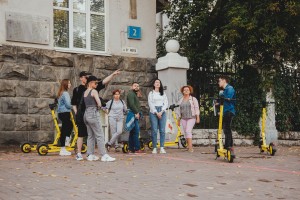 «Из слободы в Cити» на электросамокатах