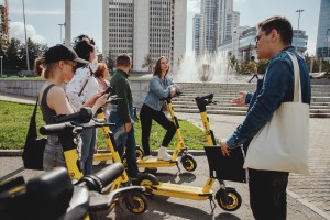 «Из слободы в Cити» на электросамокатах