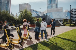 «Из слободы в Cити» на электросамокатах