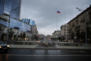 Встреча у стелы защитникам от ГКЧП