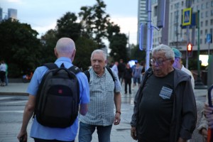 Встреча у стелы защитникам от ГКЧП