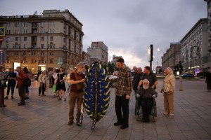 Встреча у стелы защитникам от ГКЧП