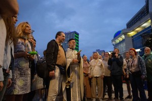 Встреча у стелы защитникам от ГКЧП