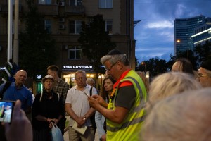 Встреча у стелы защитникам от ГКЧП