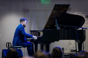 Пианист Арсений Мерзлов
