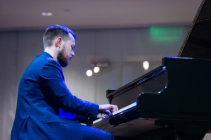 Пианист Арсений Мерзлов