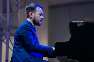 Пианист Арсений Мерзлов