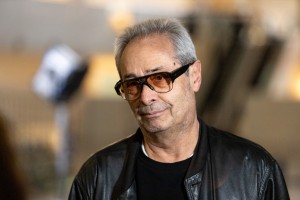 Режиссёр Валерий Фокин перед спектаклем «Честная женщина» в Атриуме Ельцин Центра