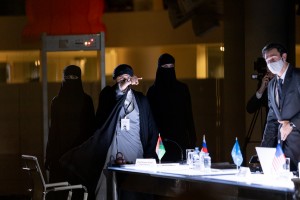 Спектакль «Честная женщина» в Атриуме Ельцин Центра