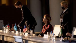 Спектакль «Честная женщина» в Атриуме Ельцин Центра