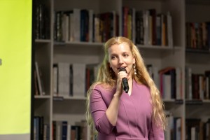 Лекция и презентация книги Дарьи Журковой «Песни ни о чем? Российская поп-музыка на рубеже эпох: 1980–1990-е»