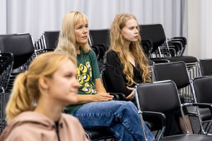 «Зримые голоса: лекция о жестовом языке»