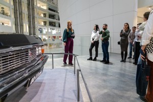 Экскурсия-променад «Ельцин Центр в лицах» с Анной Бородулиной