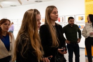 Экскурсия-променад «Ельцин Центр в лицах» с Анной Бородулиной