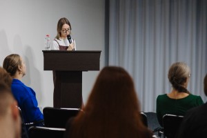 Лекция Ольги Колгановой «Светозвуковые и светоцветовые эксперименты в период раннего СССР»