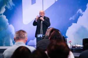 «Два города» с Денисом Драгунским