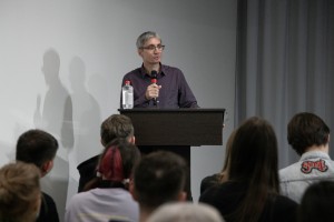 Лекция Сергея Пахомова «От магистральных к маргинальным: как астрология и алхимия стали псевдонауками»