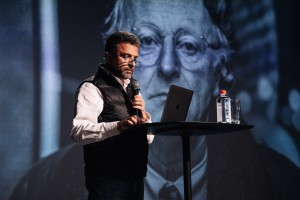 Александр Архангельский. Партийный съезд и театральный разъезд