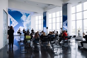 «На улицах не было неба». Война глазами писателей: стихи и проза о Великой Отечественной