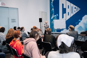 «Суета вокруг дивана»: Булычёв, Лем и братья Стругацкие