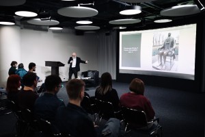 Лекция Владимира Лапина «Борьба памятников и борьба с памятниками. Россия XIX–XXI вв.»