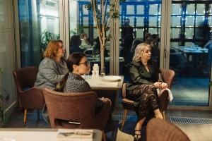 Полина Осетинская и Алексей Гориболь в баре «Барборис»