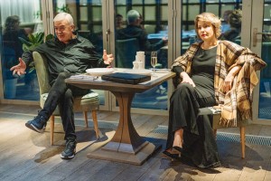 Полина Осетинская и Алексей Гориболь в баре «Барборис»