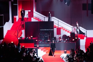 Модное шоу в День города. Международная неделя моды UF LAB