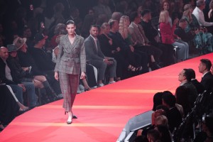 Модное шоу в День города. Международная неделя моды UF LAB