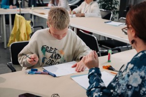 Программа «Смыслы современного Китая». Вырезание открытки с элементами цзяньчжи