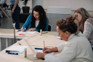 Программа «Смыслы современного Китая». Вырезание открытки с элементами цзяньчжи