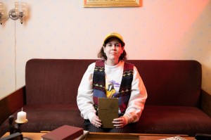 Фотоэкскурсия «Модный бунт» на русском жестовом языке. Неделя глухих в Ельцин Центре. 2024 год