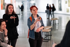 Экскурсия по выставке «НИИ Филаретова. Екатеринбург» с переводом на русский жестовый язык. Неделя глухих в Ельцин Центре. 2024 год