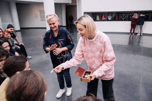 Семейная игра «Ветер перемен» с переводом на РЖЯ. Неделя глухих в Ельцин Центре. 2024 год