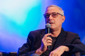 «Два города». Встреча с писателем Евгением Чижовым