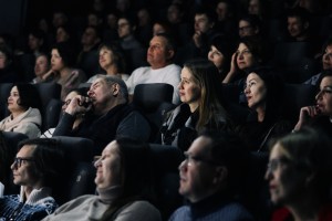 Новогодний спектакль для взрослых «Стыдно быть несчастливым»